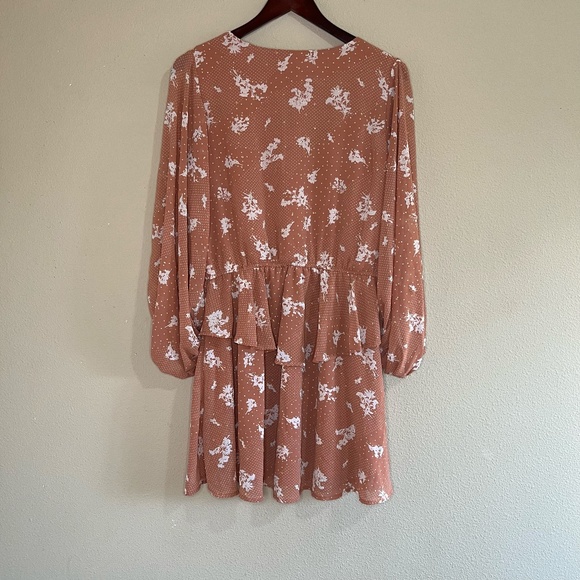 Entro size L dusty pink ruffly dress - Picture 2 of 11